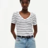 Camiseta Favorite de cuello en V a rayas