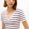 Camiseta Favorite de cuello en V a rayas
