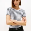 Camiseta Favorite de cuello redondo a rayas Camiseta Favorite de cuello redondo a rayas
