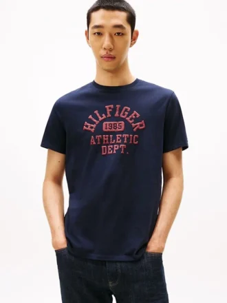 Camiseta Hilfiger 1985 con logotipo deportivo Camiseta Hilfiger 1985 con logotipo deportivo