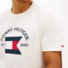 Camiseta Hilfiger con bandera náutica