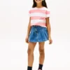 Camiseta infantil a rayas con bolsillo