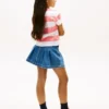 Camiseta infantil a rayas con bolsillo