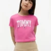 Camiseta infantil con el logotipo de Tommy Camiseta infantil con el logotipo de Tommy