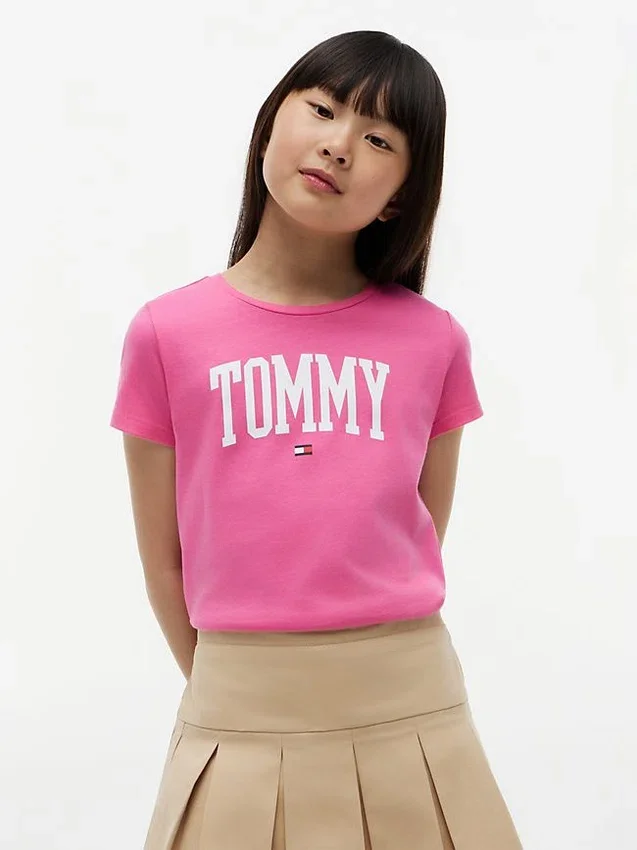 Camiseta infantil con el logotipo de Tommy Camiseta infantil con el logotipo de Tommy