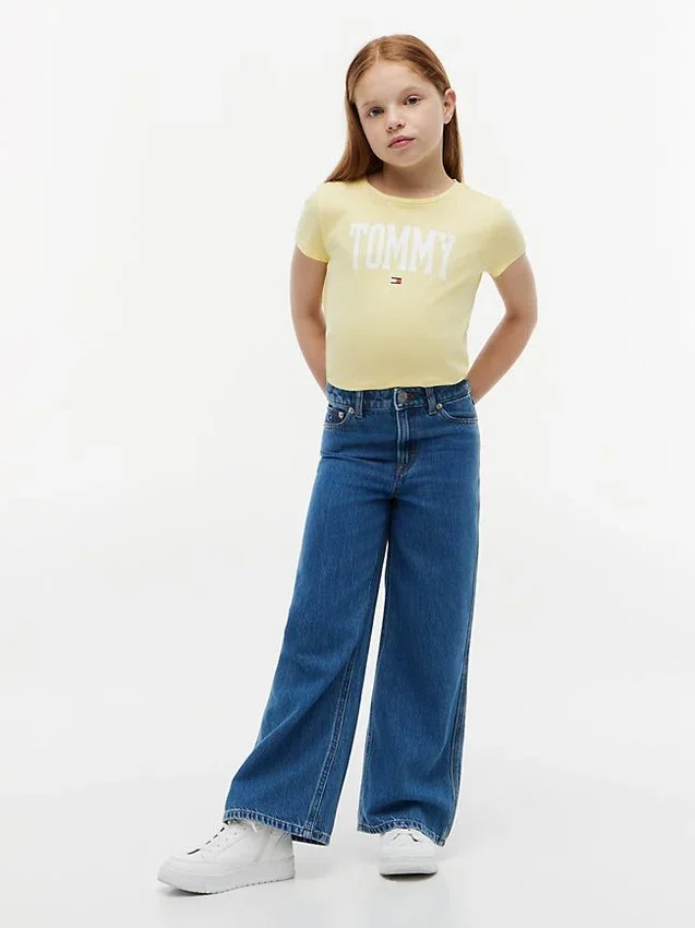 Camiseta infantil con el logotipo de Tommy Camiseta infantil con el logotipo de Tommy
