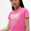 Camiseta infantil con el logotipo de Tommy Camiseta infantil con el logotipo de Tommy