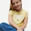 Camiseta infantil con el logotipo de Tommy Camiseta infantil con el logotipo de Tommy