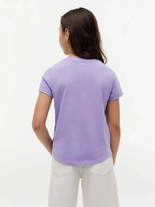 Camiseta infantil con el logotipo de Tommy Camiseta infantil con el logotipo de Tommy
