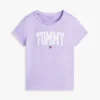 Camiseta infantil con el logotipo de Tommy Camiseta infantil con el logotipo de Tommy