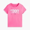 Camiseta infantil con el logotipo de Tommy Camiseta infantil con el logotipo de Tommy