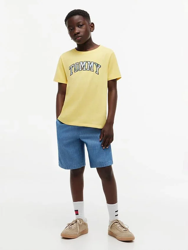 Camiseta infantil con el logotipo floral de Tommy Camiseta infantil con el logotipo floral de Tommy