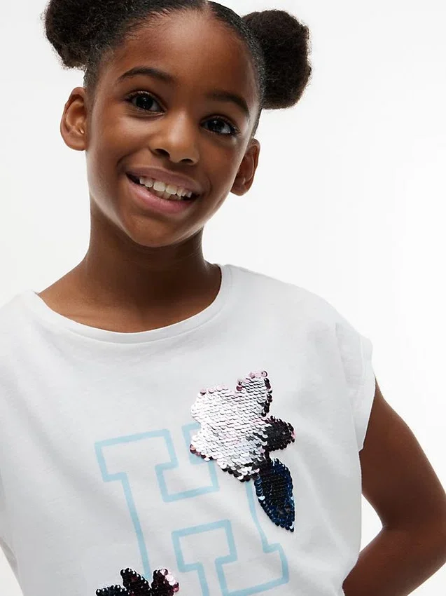 Camiseta infantil con logo floral de lentejuelas Camiseta infantil con logo floral de lentejuelas