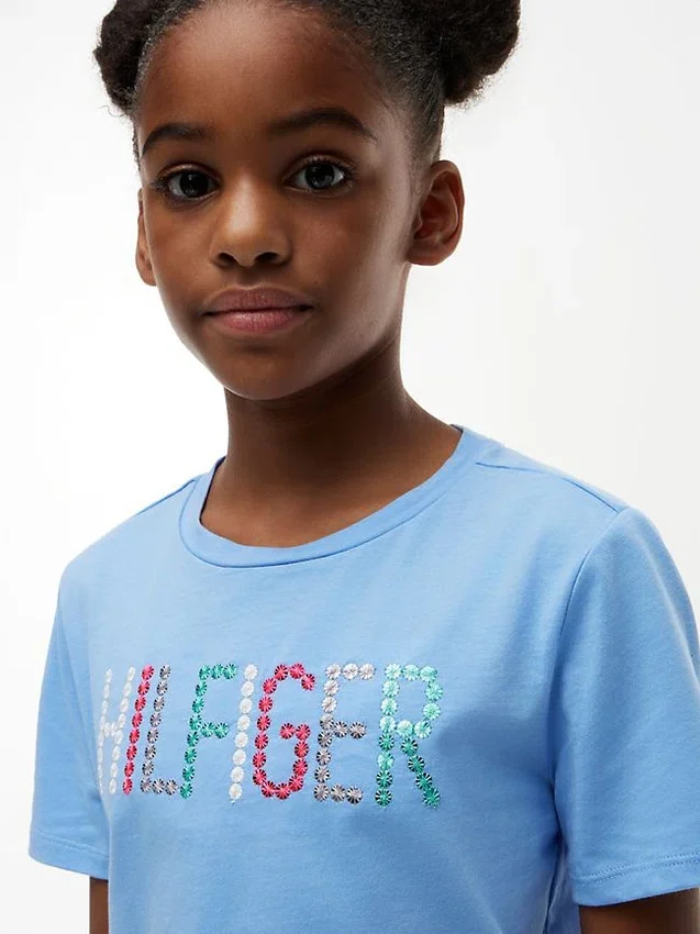 Camiseta infantil con logo Hilfiger de lentejuelas Camiseta infantil con logo Hilfiger de lentejuelas