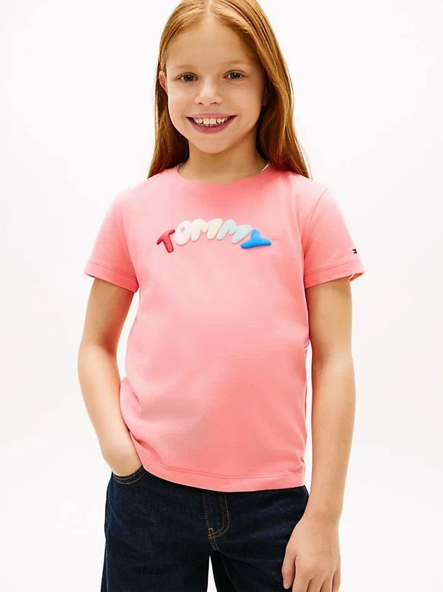 Camiseta infantil con logo multicolor en relieve Camiseta infantil con logo multicolor en relieve
