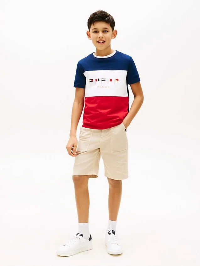 Camiseta infantil con logo Multiflag y bloques de color Camiseta infantil con logo Multiflag y bloques de color