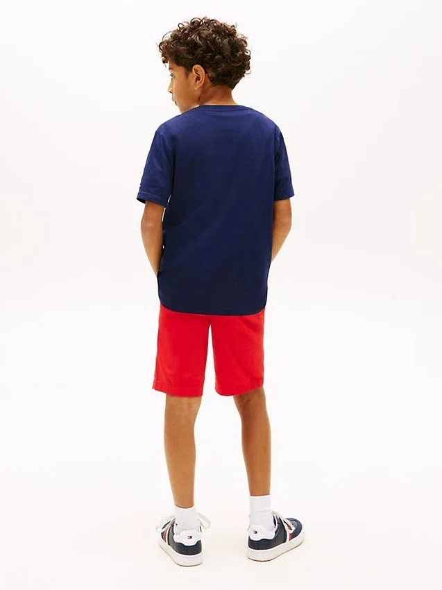 Camiseta infantil con logo náutico en bloques de color Camiseta infantil con logo náutico en bloques de color