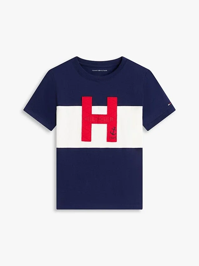 Camiseta infantil con logo náutico en bloques de color Camiseta infantil con logo náutico en bloques de color