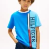 Camiseta infantil con logo y bloques de color verticales Camiseta infantil con logo y bloques de color verticales