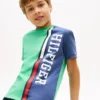 Camiseta infantil con logo y bloques de color verticales Camiseta infantil con logo y bloques de color verticales