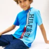 Camiseta infantil con logo y bloques de color verticales Camiseta infantil con logo y bloques de color verticales