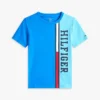 Camiseta infantil con logo y bloques de color verticales Camiseta infantil con logo y bloques de color verticales