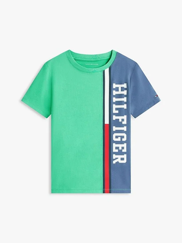 Camiseta infantil con logo y bloques de color verticales Camiseta infantil con logo y bloques de color verticales