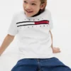 Camiseta infantil con logotipo y rayas de bandera Camiseta infantil con logotipo y rayas de bandera