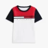 Camiseta infantil con rayas y bloques de color Camiseta infantil con rayas y bloques de color