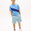 Camiseta infantil con rayas y logotipo Camiseta infantil con rayas y logotipo