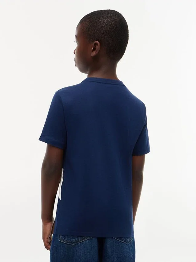 Camiseta infantil con rayas y logotipo Camiseta infantil con rayas y logotipo