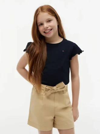 Camiseta infantil con ribete en las mangas