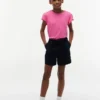 Camiseta infantil con ribete en las mangas