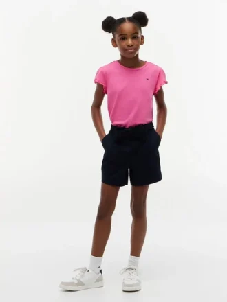 Camiseta infantil con ribete en las mangas
