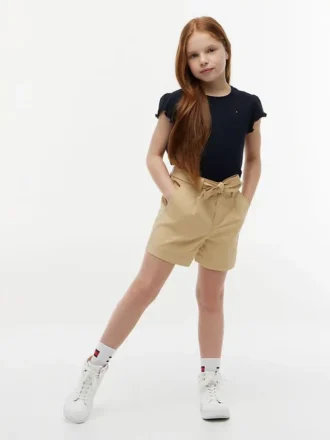 Camiseta infantil con ribete en las mangas