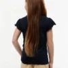 Camiseta infantil con ribete en las mangas