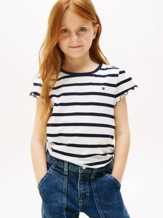 Camiseta infantil de rayas con mangas con volantes