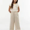 Camiseta infantil de rayas con ribete en las mangas Camiseta infantil de rayas con ribete en las mangas