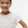 Camiseta infantil de rayas con ribete en las mangas Camiseta infantil de rayas con ribete en las mangas