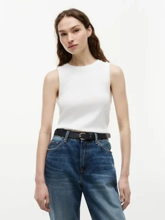 Camiseta sin mangas de corte ajustado