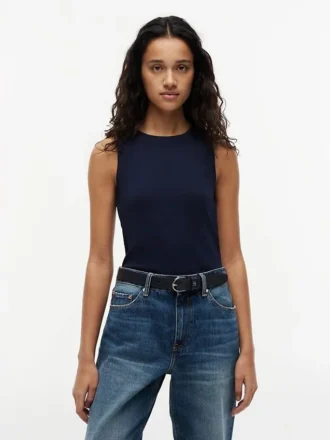 Camiseta sin mangas de corte ajustado