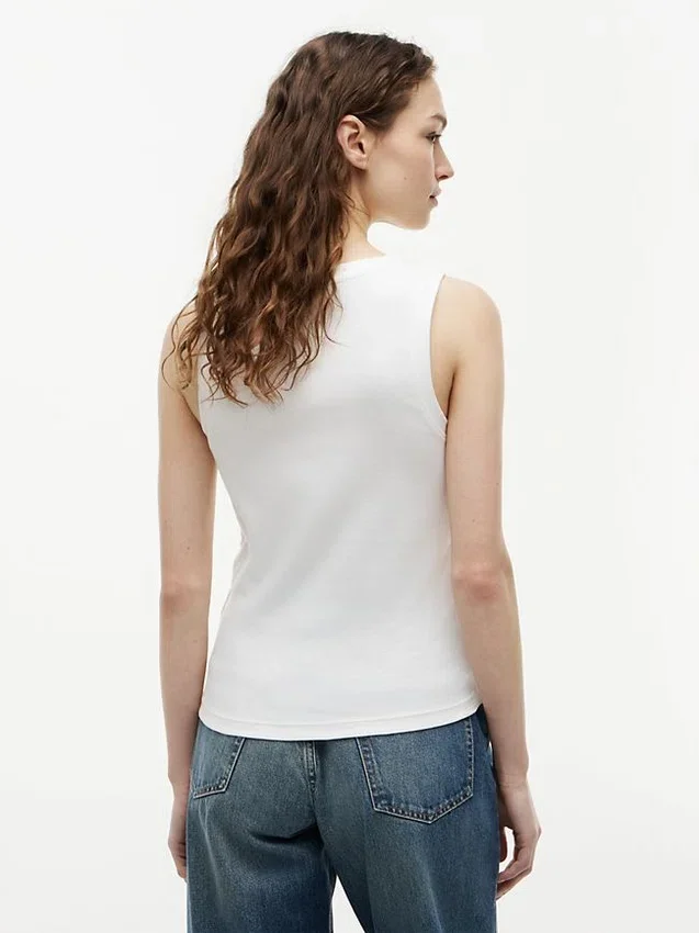 Camiseta sin mangas de corte ajustado Camiseta sin mangas de corte ajustado
