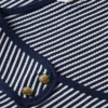 Camiseta sin mangas de corte entallado con botones dorados de estilo náutico