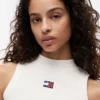 Camiseta sin mangas de cuello alto y corte ajustado de Tommy Jeans