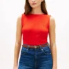 Camiseta sin mangas de punto acanalado con cuello barco y corte ajustado