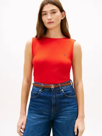 Camiseta sin mangas de punto acanalado con cuello barco y corte ajustado