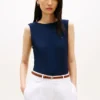 Camiseta sin mangas de punto acanalado con cuello barco y corte ajustado