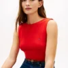 Camiseta sin mangas de punto acanalado con cuello barco y corte ajustado