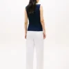 Camiseta sin mangas de punto acanalado con cuello barco y corte ajustado