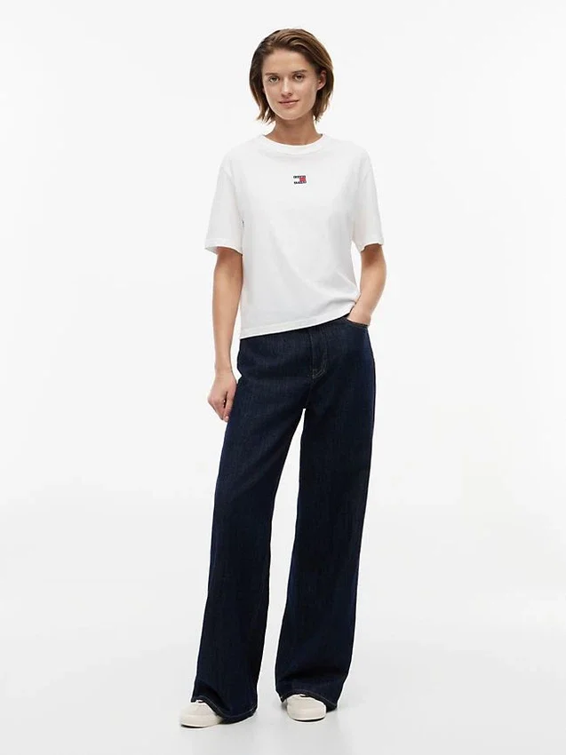 Camiseta Tommy Jeans Badge Boxy Camiseta Tommy Jeans Badge Boxy